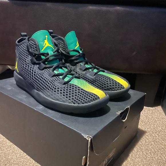 Jordan Reveal Trophy Room - Picture 2 of 4